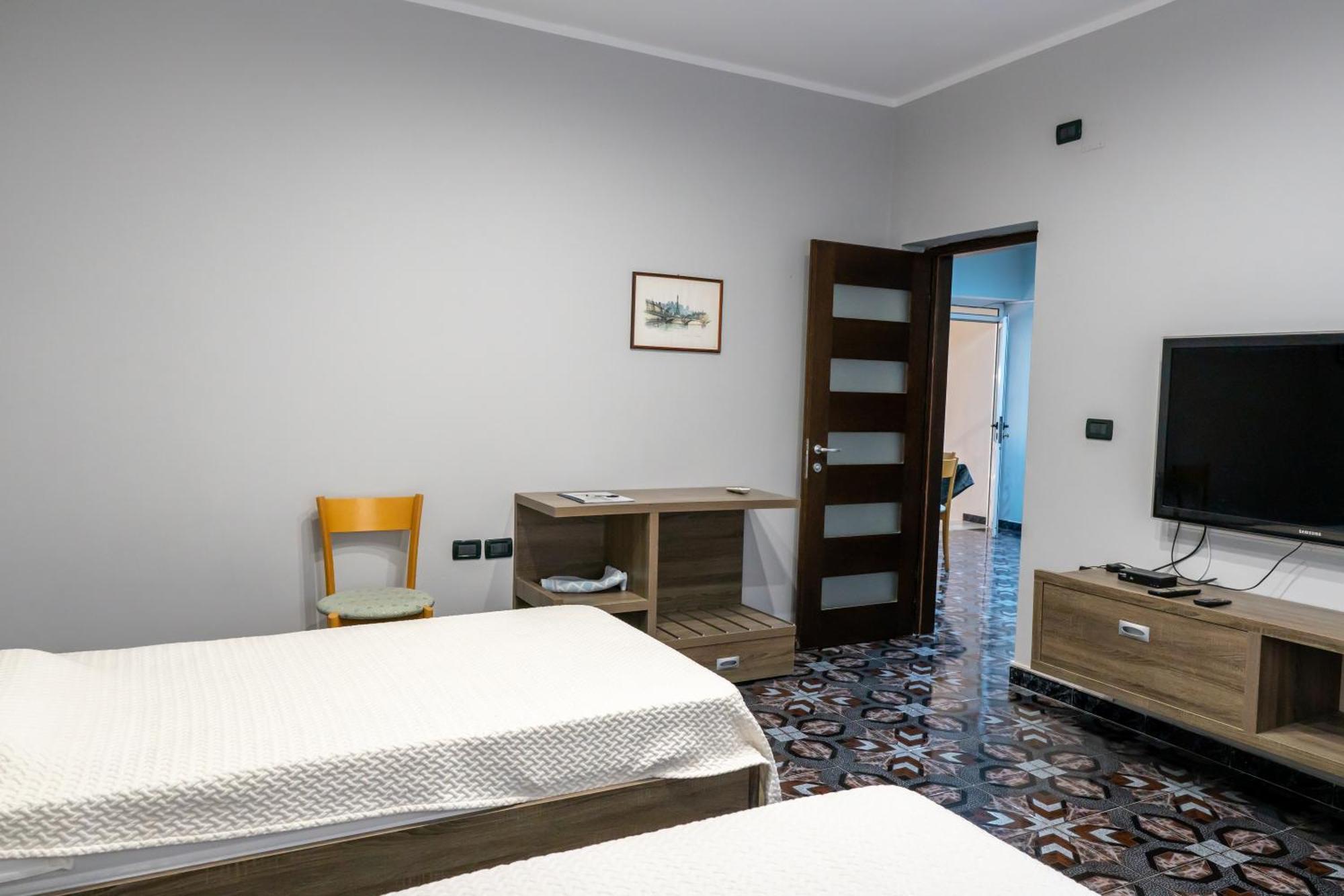 Royal Aparthotel Vlore Ngoại thất bức ảnh